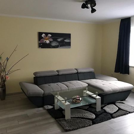 Gemuetliche 3-Zimmer Wohnung Saal Exterior photo
