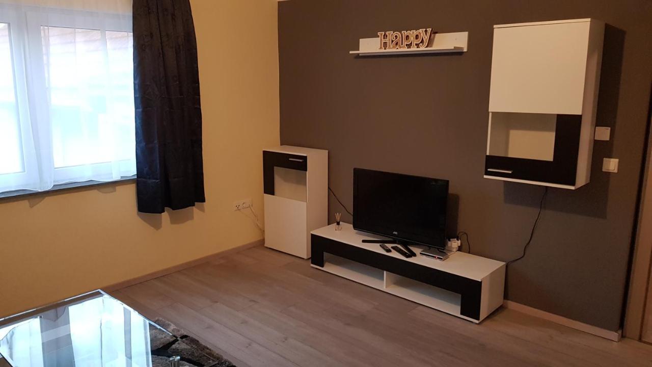 Gemuetliche 3-Zimmer Wohnung Saal Exterior photo