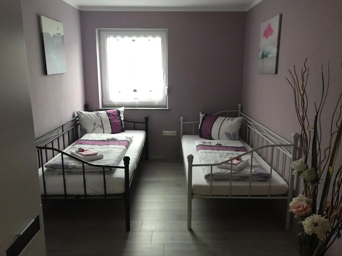 Gemuetliche 3-Zimmer Wohnung Saal Exterior photo