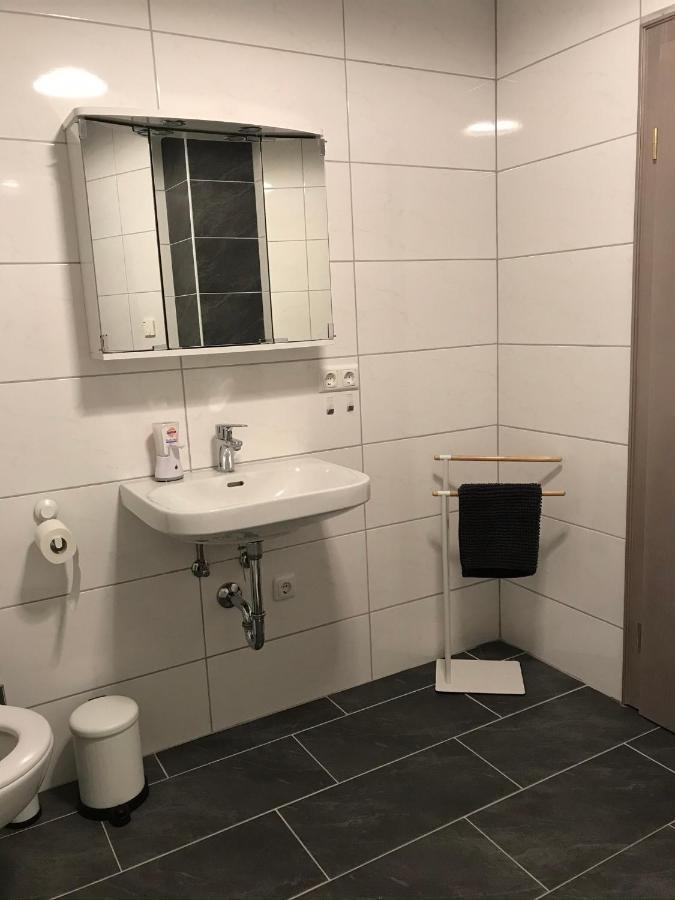Gemuetliche 3-Zimmer Wohnung Saal Exterior photo